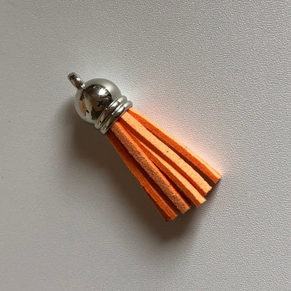 Oranje tassel voor aan sleutelhanger