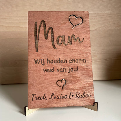 Houten bordje met opschrift voor moederdag en je eigen naam eronder